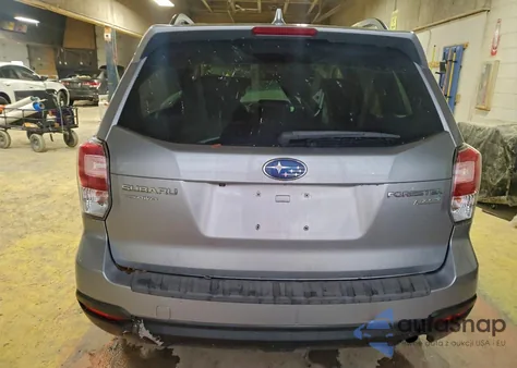 2017 Subaru Forester 2.5I Premium z USA, uszkodzony, nr VIN JF2SJAEC2HH461679